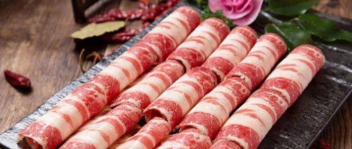 原切羊肉卷則多執(zhí)行《食品安全國(guó)家標(biāo)準(zhǔn)（凍）畜、禽產(chǎn)品》